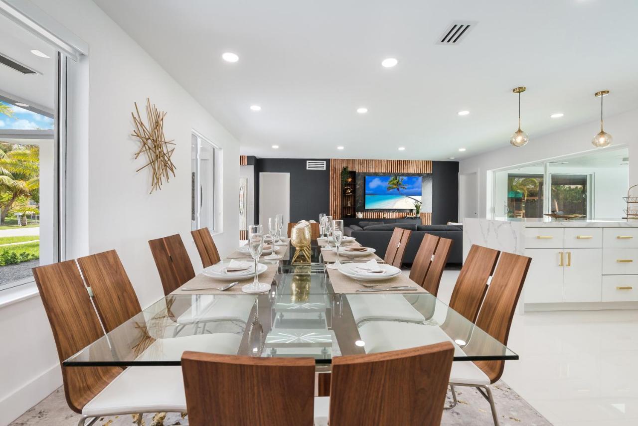 Stunning 5br Heated Pool, Access & Games L06 Hébergement de vacances *
