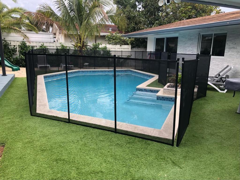 Stunning 5br Heated Pool, Access & Games L06 *