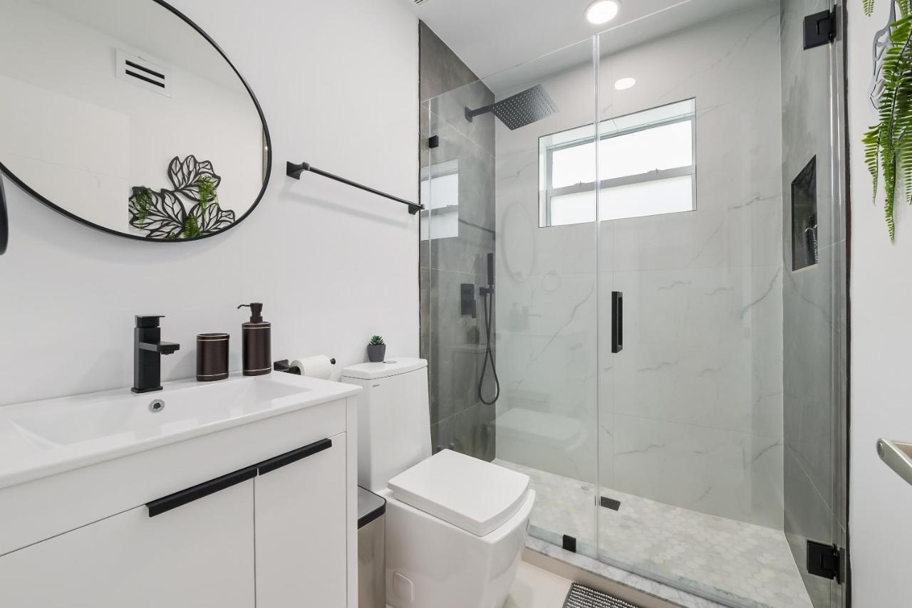 Stunning 5br Heated Pool, Access & Games L06 Ferienhaus Miami